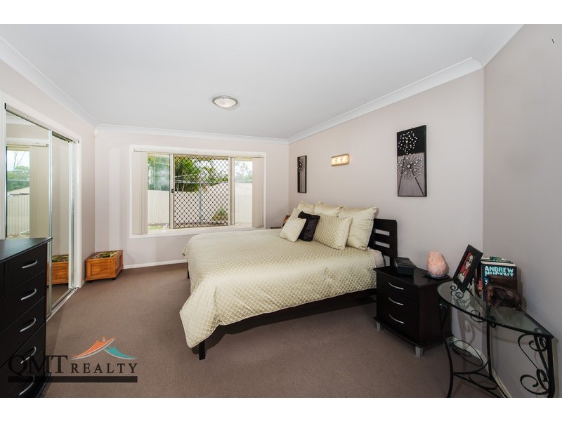 32 Watarrka Drive, Parkinson QLD 4115