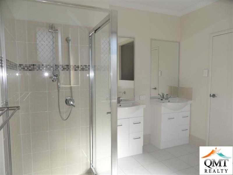 11 Lilly Close, Yamanto QLD 4305