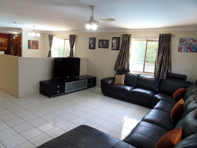 51 Colisa Cres, Regents Park QLD 4118