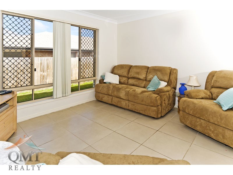 14 Benjamin Court, Yamanto QLD 4305