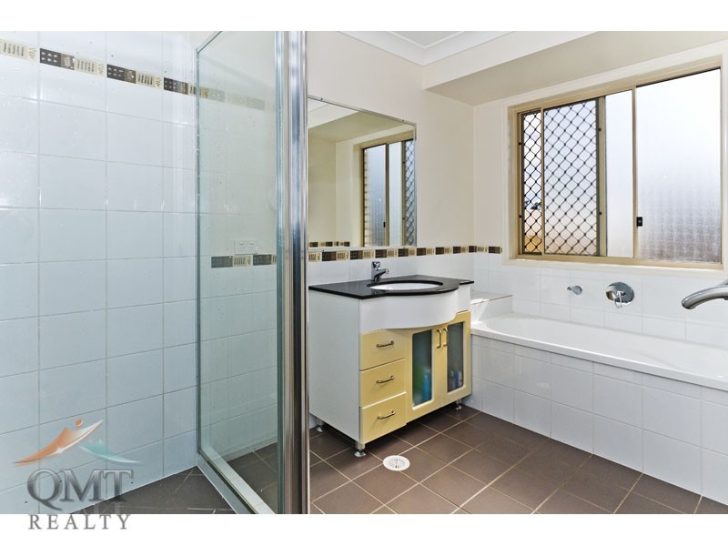 14 Benjamin Court, Yamanto QLD 4305