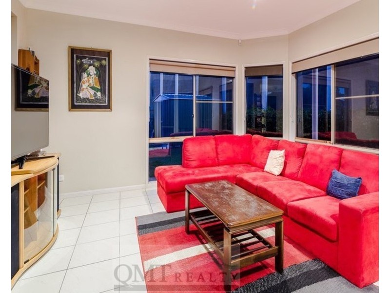 9 Naracoorte Place, Parkinson QLD 4115