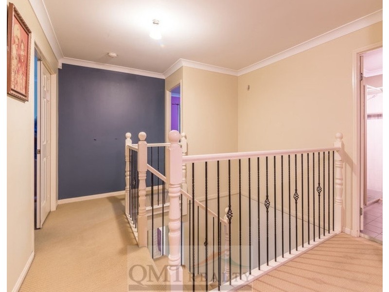 9 Naracoorte Place, Parkinson QLD 4115