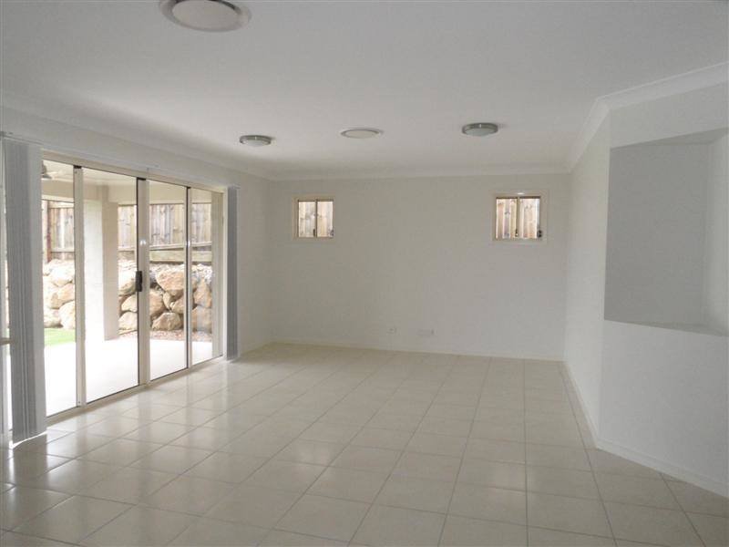 58 Outlook Drive, Waterford QLD 4133
