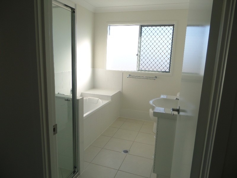 79A Brentwood Drive, Bundamba QLD 4304