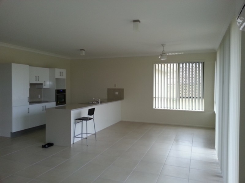 13 Iris Court, Yamanto QLD 4305