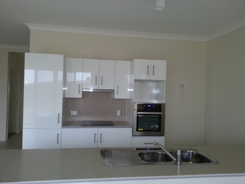 13 Iris Court, Yamanto QLD 4305
