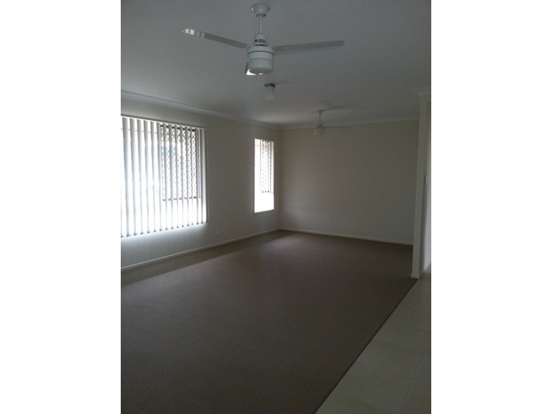 13 Iris Court, Yamanto QLD 4305