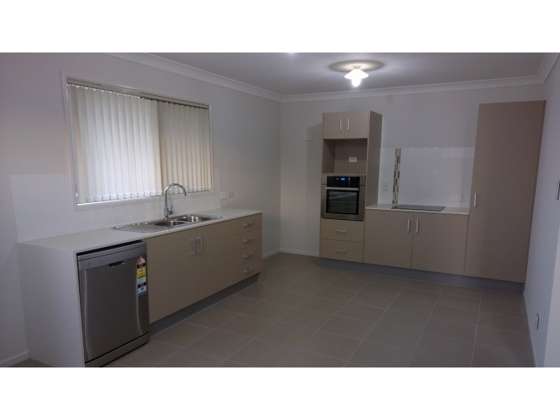 8 Renee Street, Redbank Plains QLD 4301