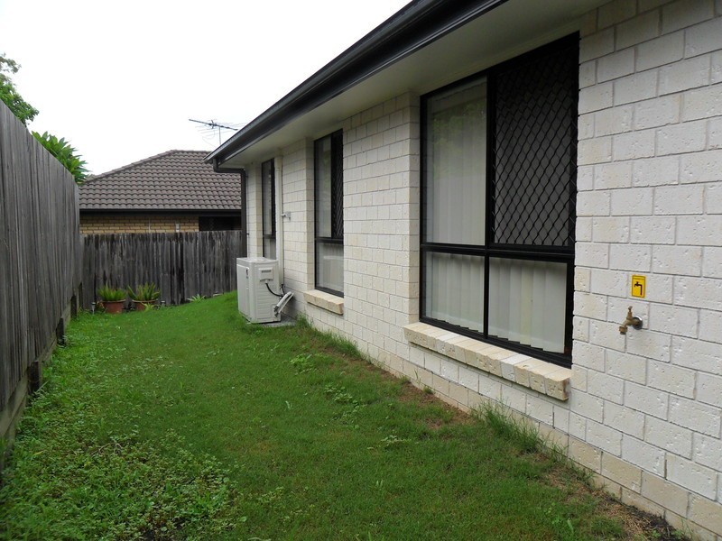 4 Parkside Place, Forest Lake QLD 4078