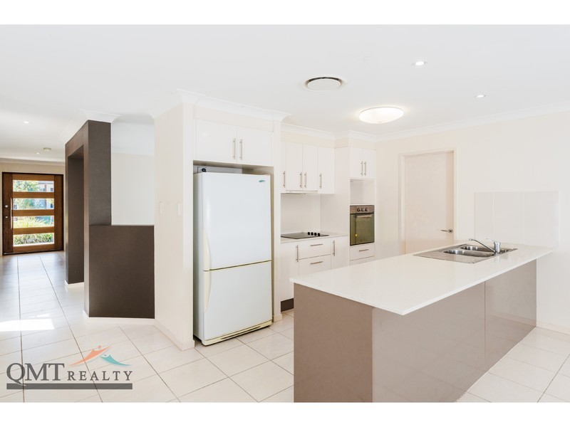 4 Coalstoun Crossing, Waterford QLD 4133