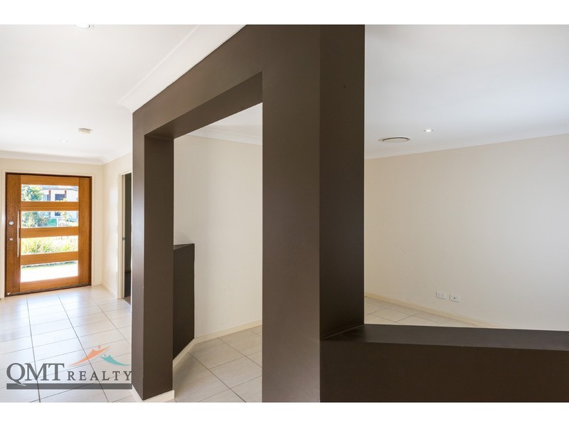 4 Coalstoun Crossing, Waterford QLD 4133