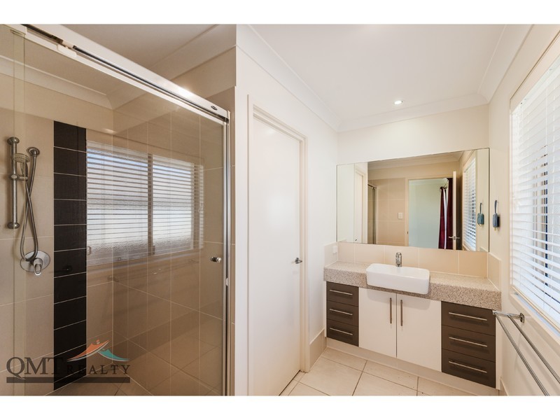 4 Coalstoun Crossing, Waterford QLD 4133