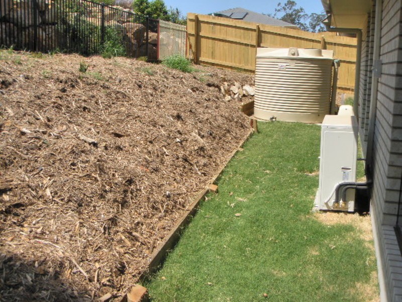 104 High Street, Blackstone QLD 4304