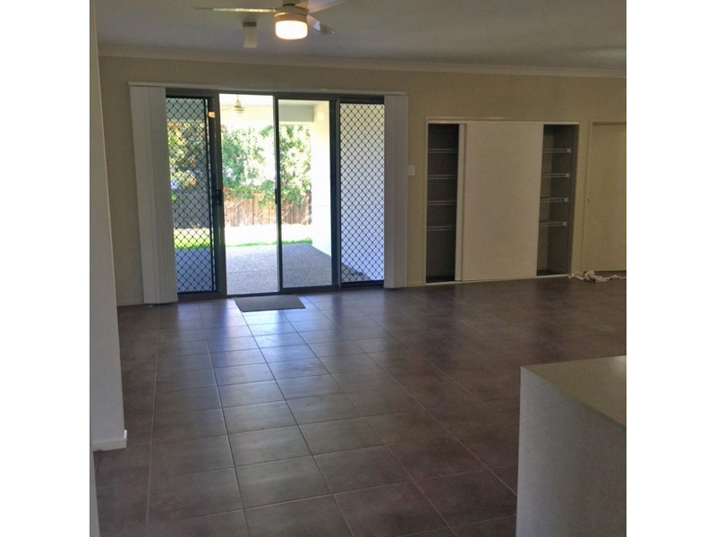 5 Lilly Court, Yamanto QLD 4305