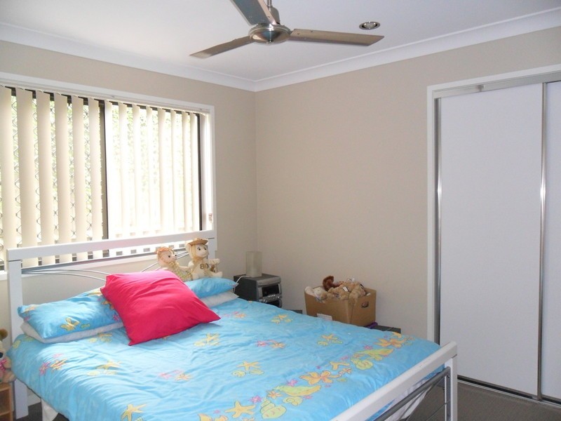 4 Parkside Place, Forest Lake QLD 4078