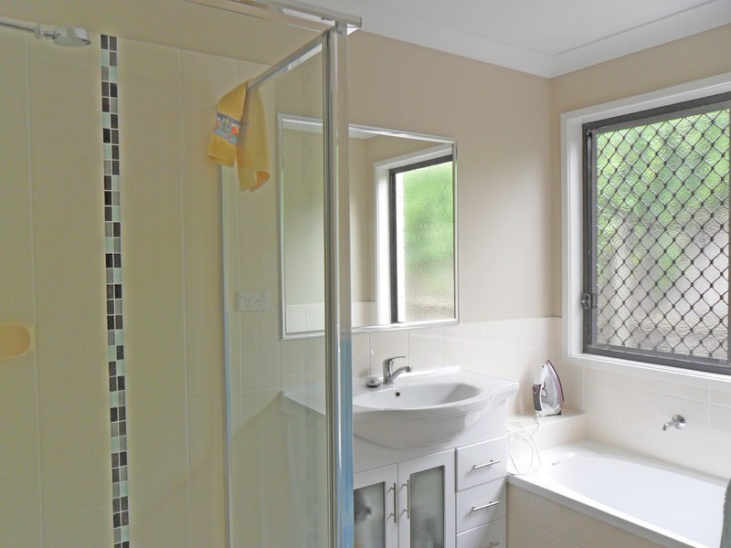 4 Parkside Place, Forest Lake QLD 4078