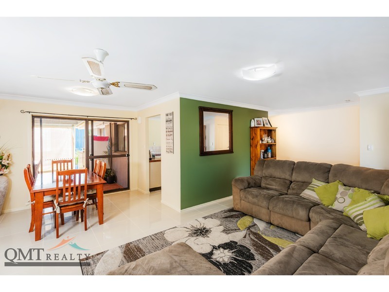 8 Helmet Court, Hillcrest QLD 4118