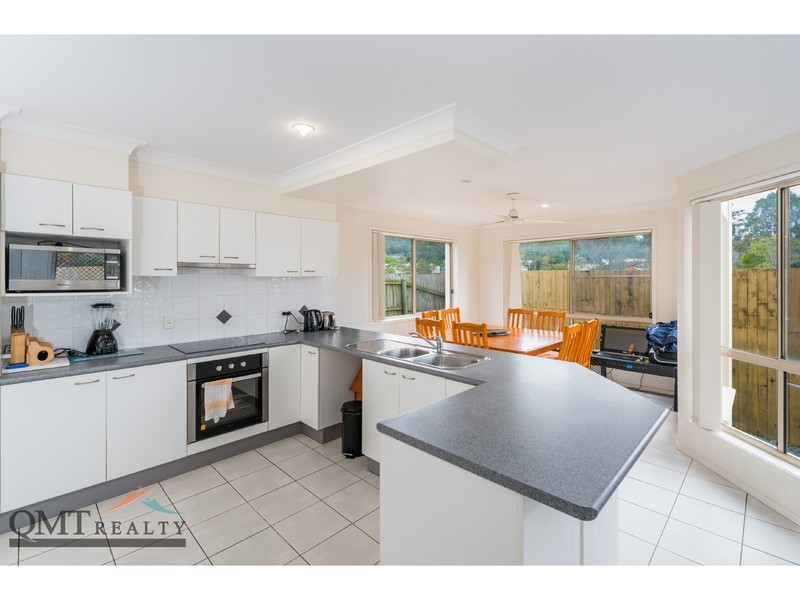 24 Mountain View Crecent, Mount Warren Park QLD 4207