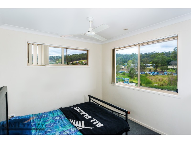 24 Mountain View Crecent, Mount Warren Park QLD 4207