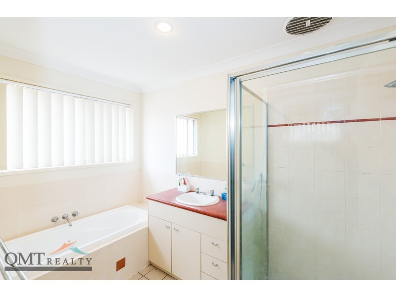24 Mountain View Crecent, Mount Warren Park QLD 4207