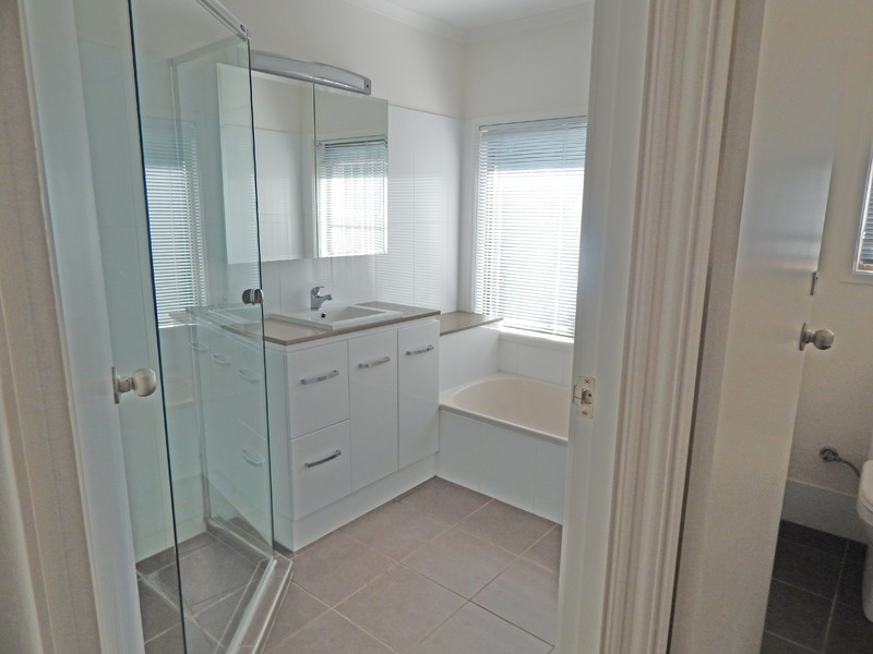 26 Genoa Street, Macgregor QLD 4109