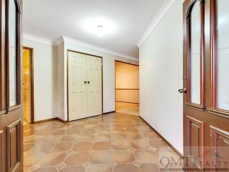 6 Truman Court, Stretton QLD 4116