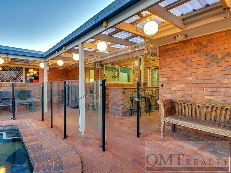 6 Truman Court, Stretton QLD 4116