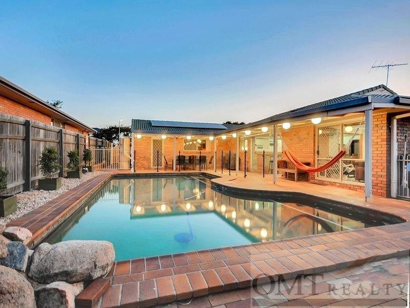 6 Truman Court, Stretton QLD 4116