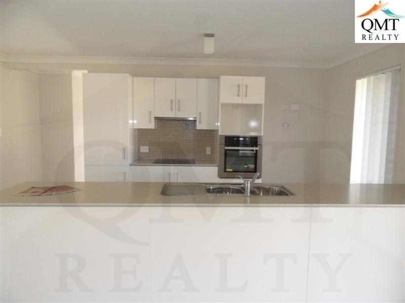 13 Petal Place, Yamanto QLD 4305