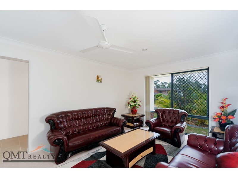 8 Mapelton Circuit, Parkinson QLD 4115