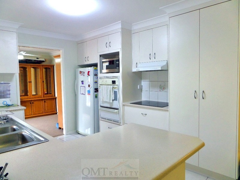 5 Bethany Place, Parkinson QLD 4115