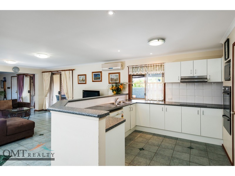 1 Janmore Place, Parkinson QLD 4115