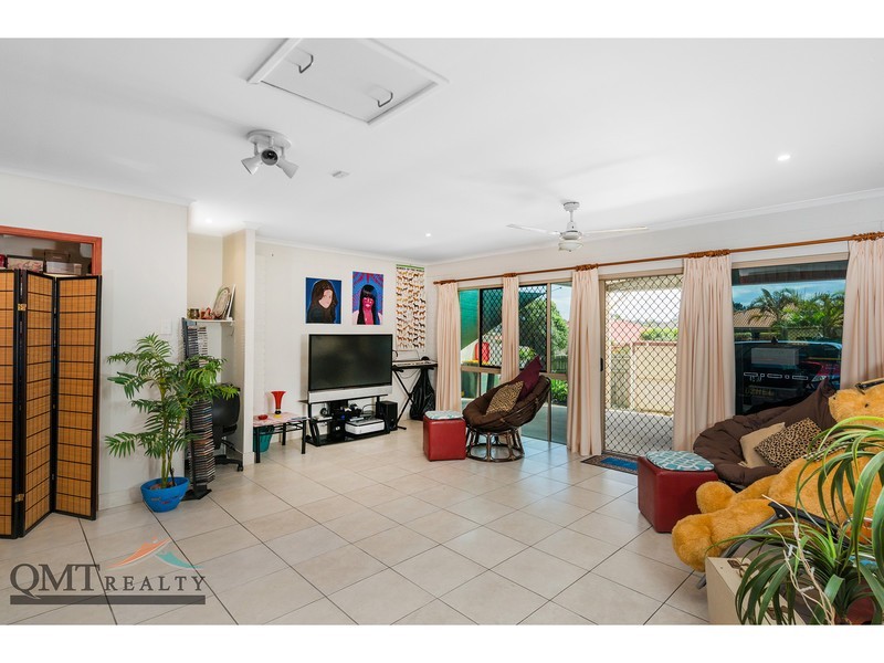 1 Janmore Place, Parkinson QLD 4115