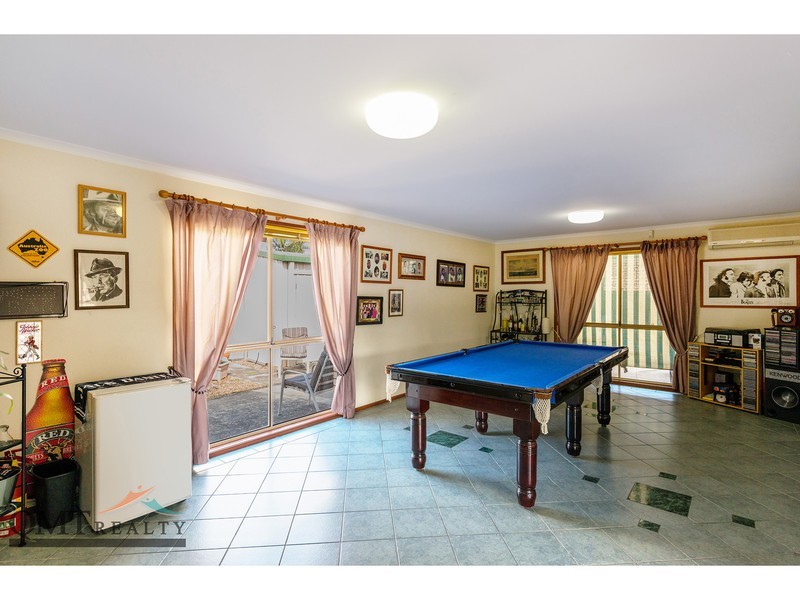 1 Janmore Place, Parkinson QLD 4115