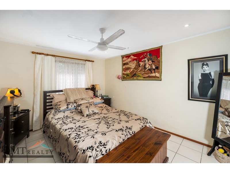 1 Janmore Place, Parkinson QLD 4115