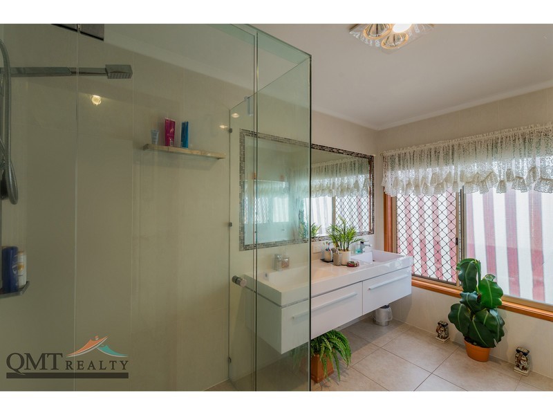 1 Janmore Place, Parkinson QLD 4115