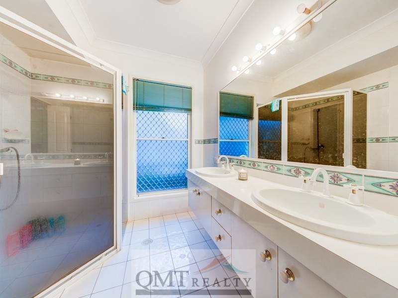 20 Como Place, Parkinson QLD 4115