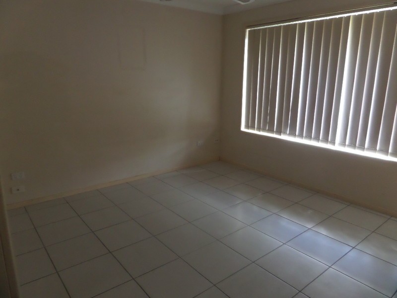 10 letitia Street, Regents Park QLD 4118