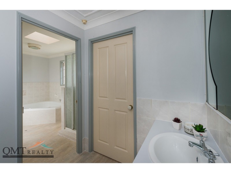 10 Orania Crescent, Calamvale QLD 4116
