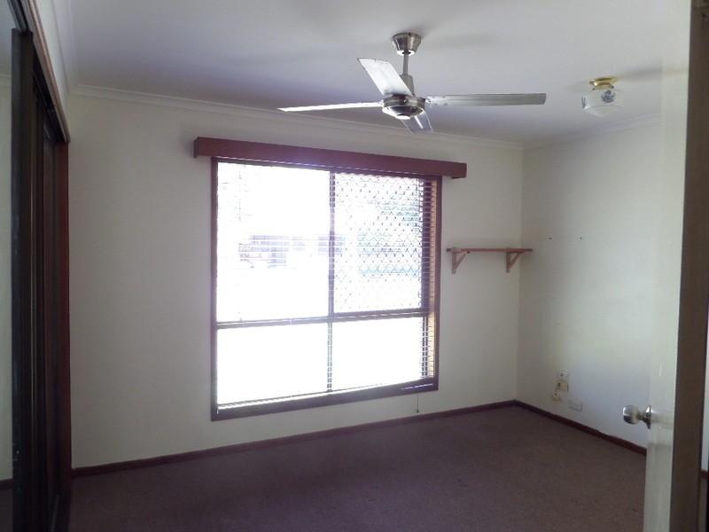 26 Enford Street, Hillcrest QLD 4118