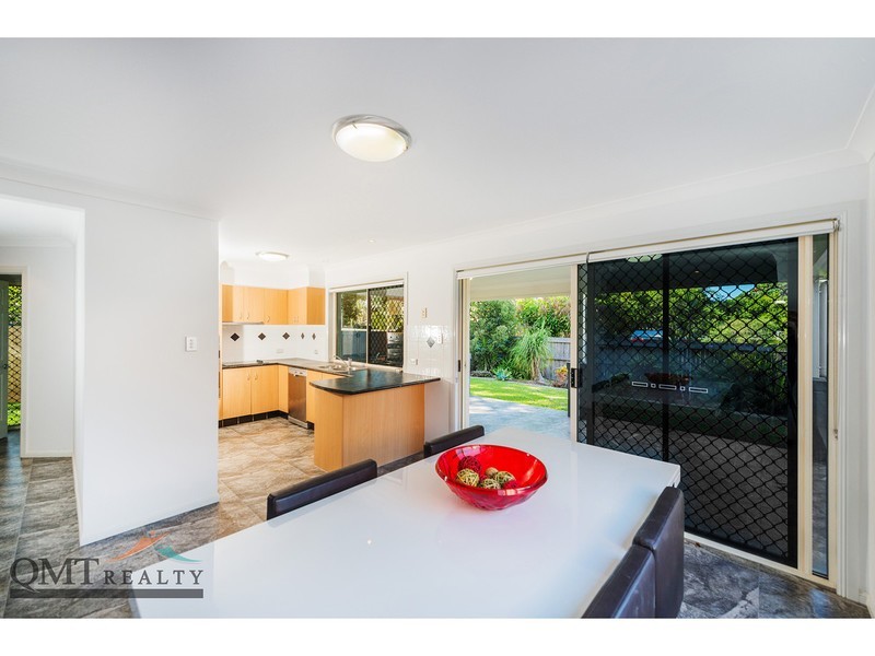 155 Stradbroke Avenue, Wynnum QLD 4178