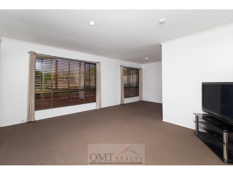 28 Seaton Street, Hillcrest QLD 4118
