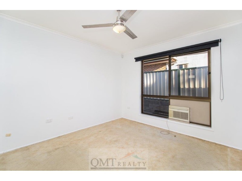 28 Seaton Street, Hillcrest QLD 4118