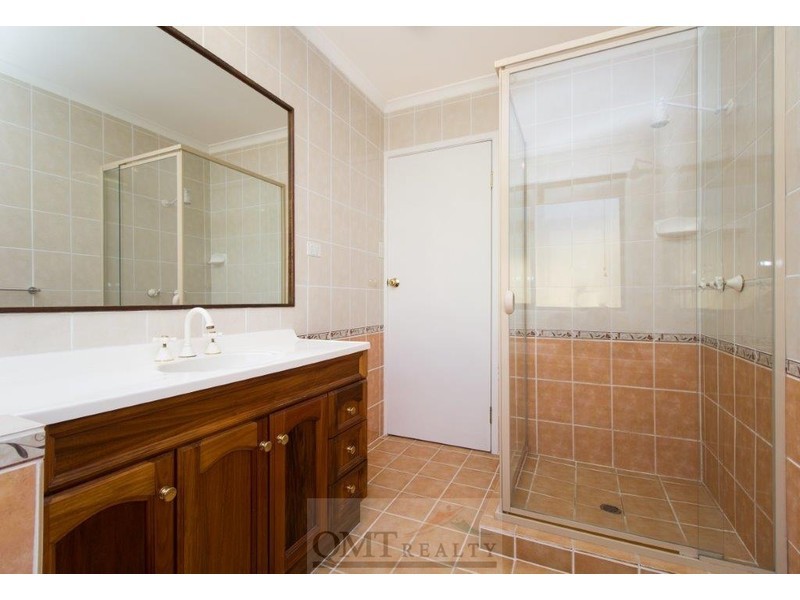 28 Seaton Street, Hillcrest QLD 4118