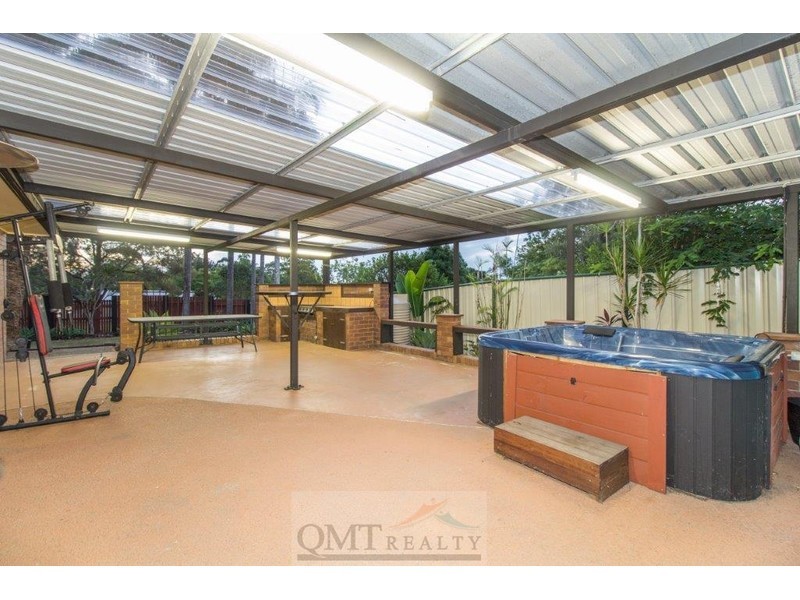 28 Seaton Street, Hillcrest QLD 4118