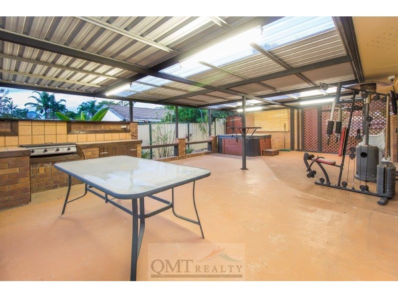 28 Seaton Street, Hillcrest QLD 4118
