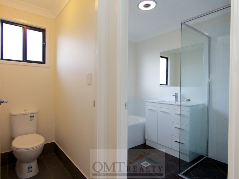 62-62A Aquarius Drive, Kingston QLD 4114