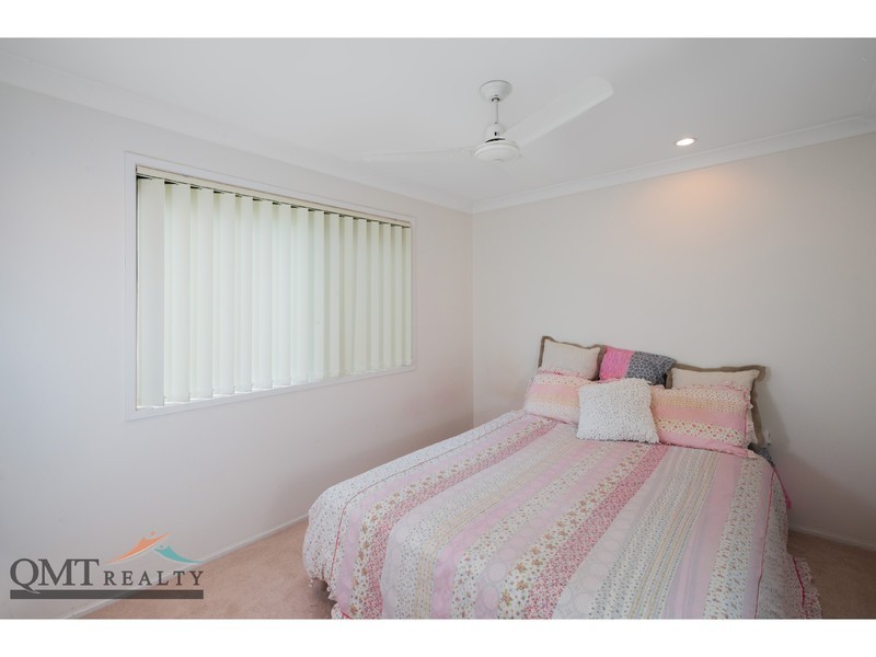 8 Mapelton Circuit, Parkinson QLD 4115