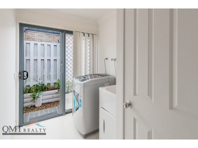 8 Mapelton Circuit, Parkinson QLD 4115